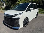 2025 TOYOTA VOXY
