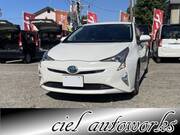 2016 TOYOTA PRIUS