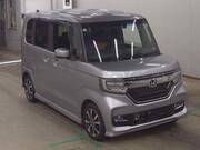 2017 HONDA N-BOX CUSTOM