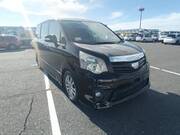 2013 TOYOTA NOAH SI